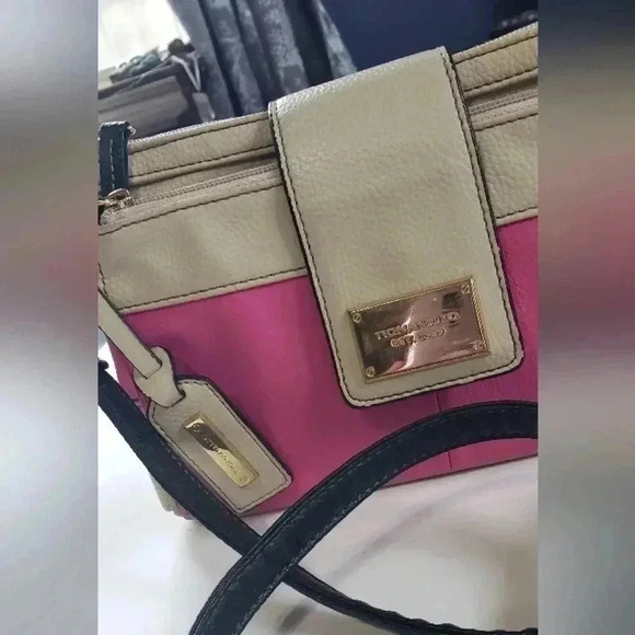 Tignanello leather purse hot pink and cream super cute! 9×6 - Picture 2 of 5